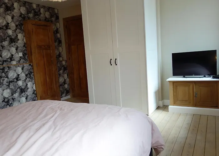 Le Second A *